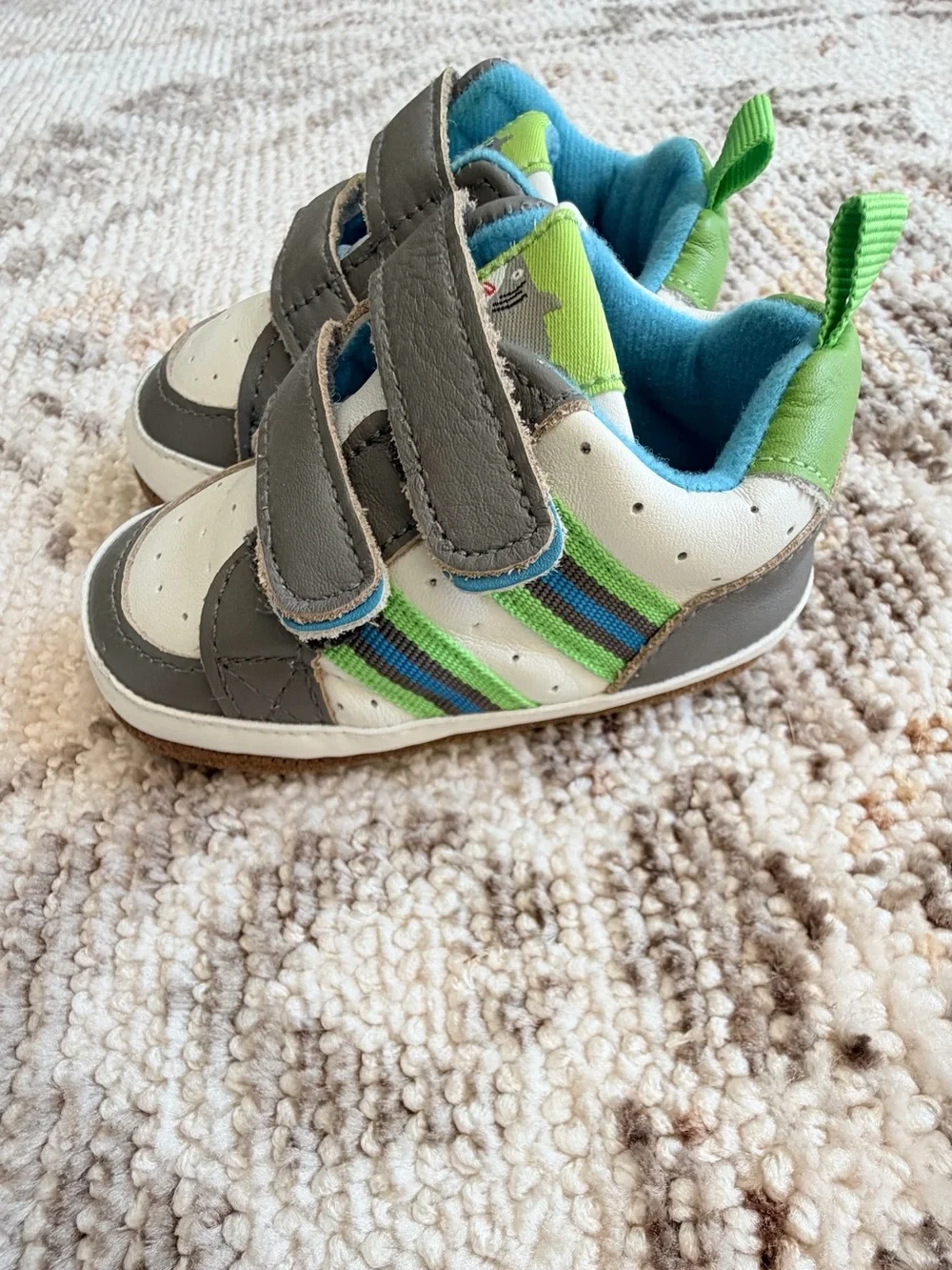 Robeez First Kicks Brooks Baby Shoes Charcoal Shark Leather 9-12 Months